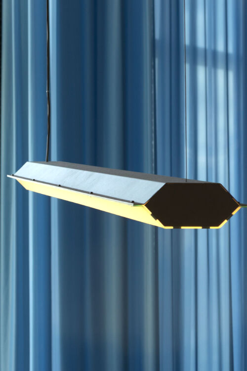 metaal industrial hanging light inspired by train tracks at %tracks offices in Breda product design by dutch invertuals